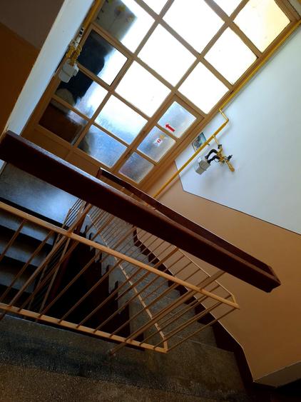 Apartament cu 2 camere semidecomandat în Craiovei