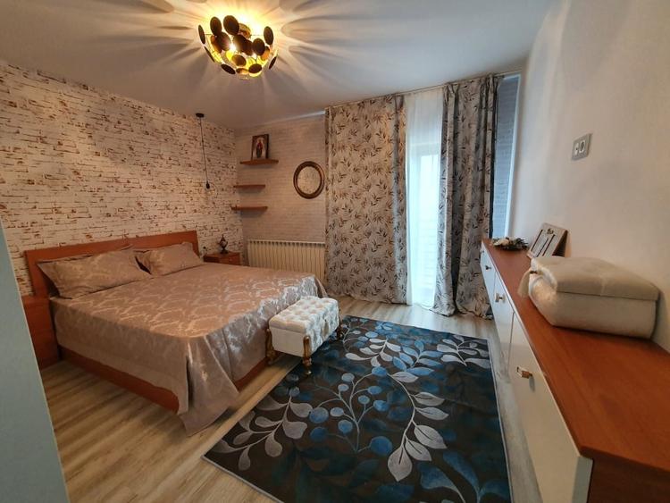 Vila cocheta Tunari zona noua, P+1+M - 9