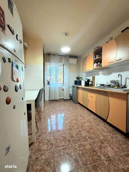 OCAZIE: 4 camere, 2 bai, 3 balcoane, decomandat, etaj intermediar - 4