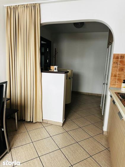 Apartament cu 3 camere ,et 1 zona Centrala - 11