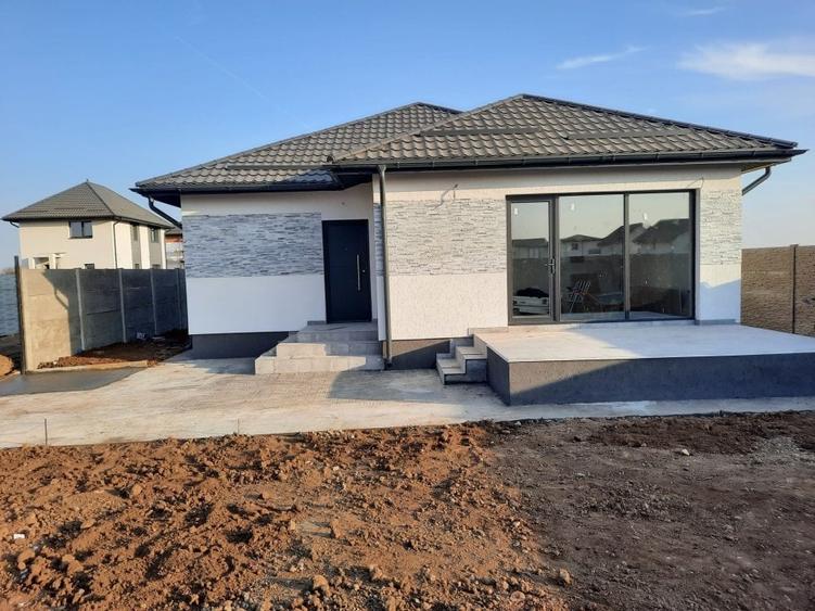 Casa pe parter de vânzare în Dragomirești Deal - 1