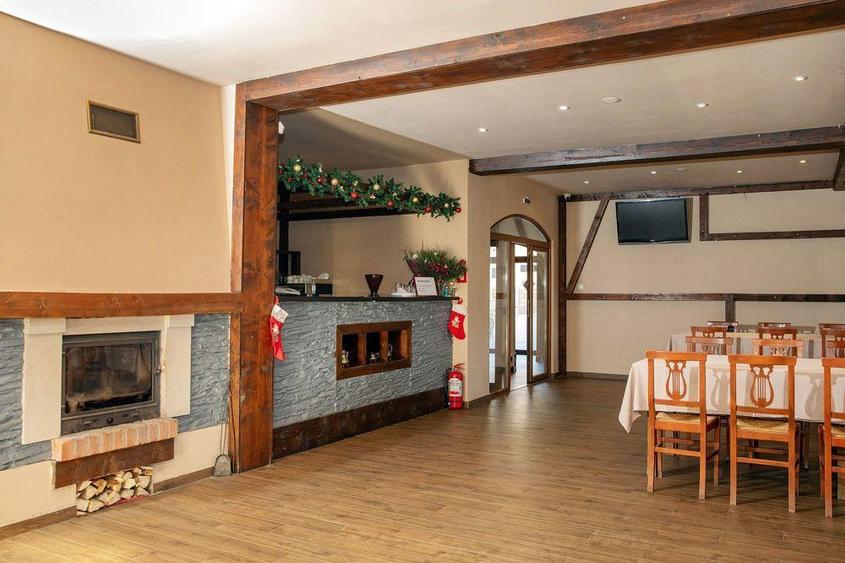 Pensiune, teren 4.460 mp, Hidi?elul de Jos, Bihor. 685.000 Euro (neg). - 16