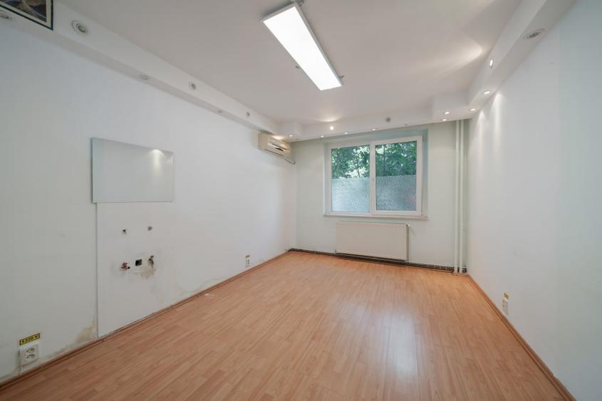 Spatiu comercial/rezidential*Centrala proprie*Parter*Acces stradal*Bloc 1981 - 4