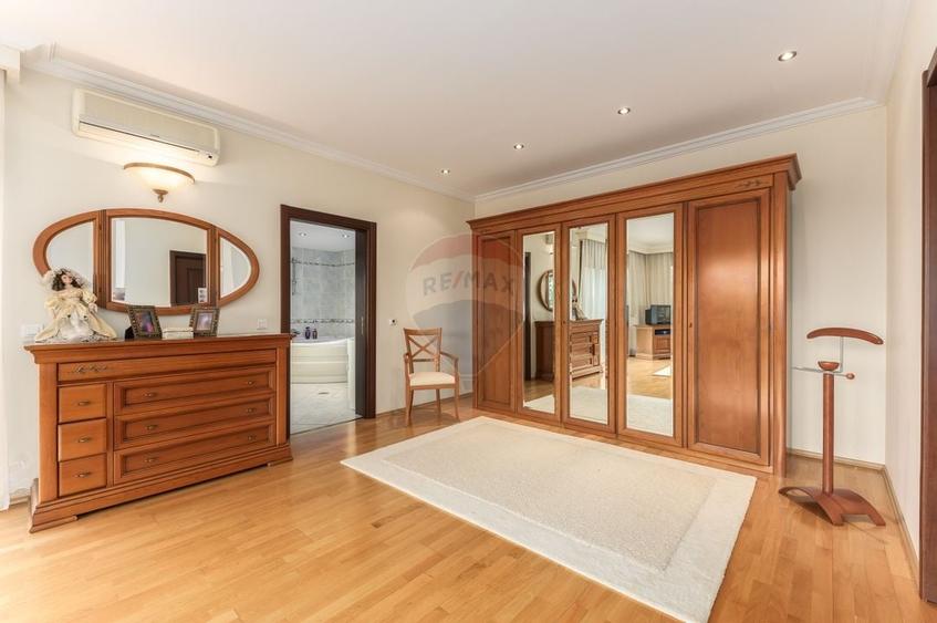 Vila neoromânească cu influențe toscane pe malul lacului Snagov - 34