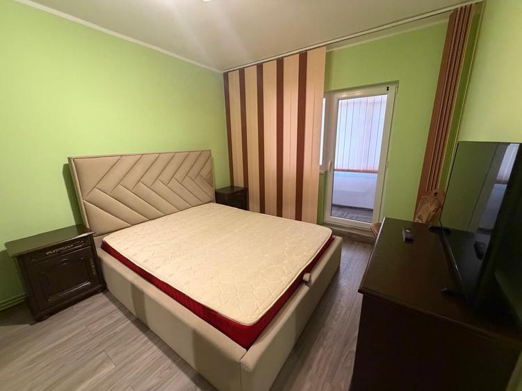 Inchiriem apartament cu 2 camere in zona Micro 20 (stradal), etaj 3, pret 400 E - 17