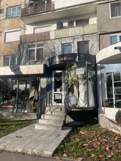 Regele Mihai(Bld Bucuresti nr.10), Ultracentral spatiu 65 mp, acces stradal, vitrina,650 euro luna