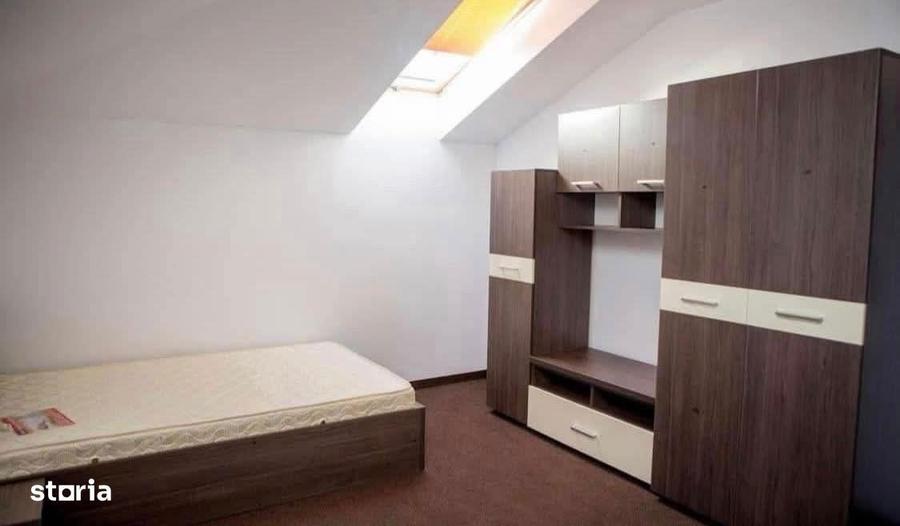 Apartament spatios cu 4 camere , strada Pacii, la 10 minute de UMFST - 1