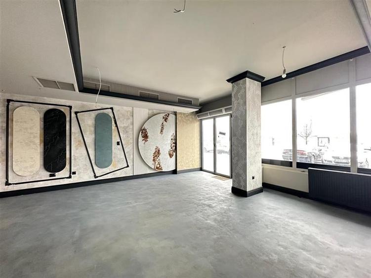 Spatiu comercial 85 mp zona Strand - 1