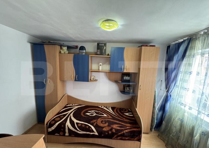 Apartament cu 3 camere, 45 mp, zona 23 August - 3