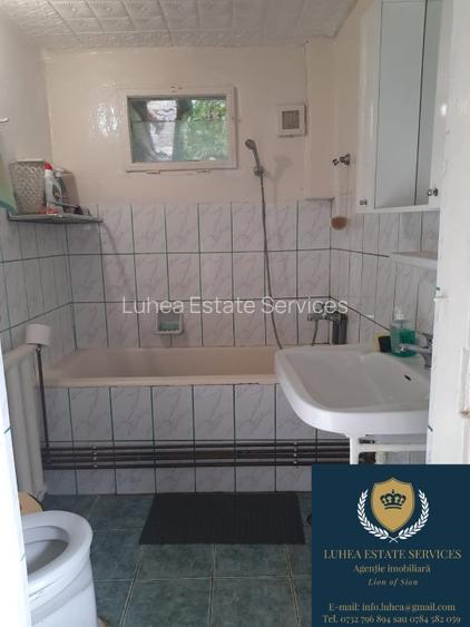 Casă cu 3 camere, atelier de lucru și seră