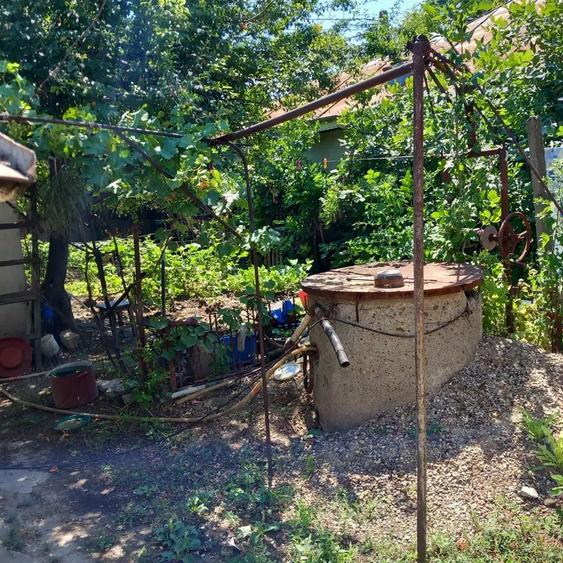 Casa batranesc de vanzare+teren - 2