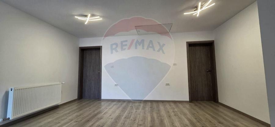 Casă / Vilă cu 5 camere de vânzare - 13