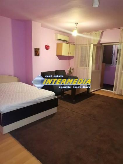 Garsoniera 30 mp de vanzare in Cetate zona Spital mobilata - 2