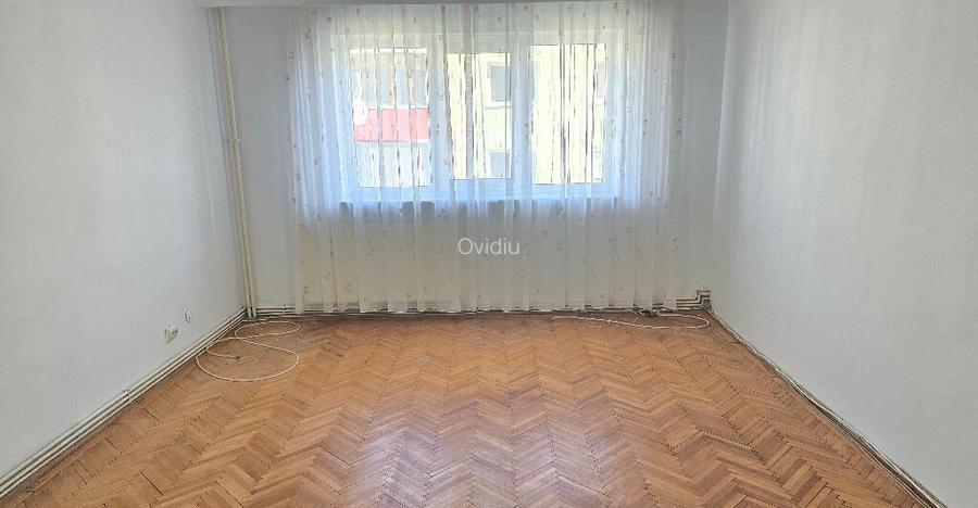 Vand apartament 3 camere decomandat, in Deva cu GARAJ sub bloc si BOXA
