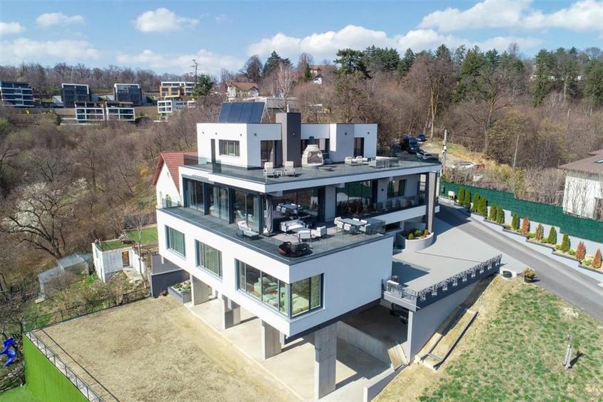 Apartament premium de 3 camere la vila zona Drumul Poienii - 1