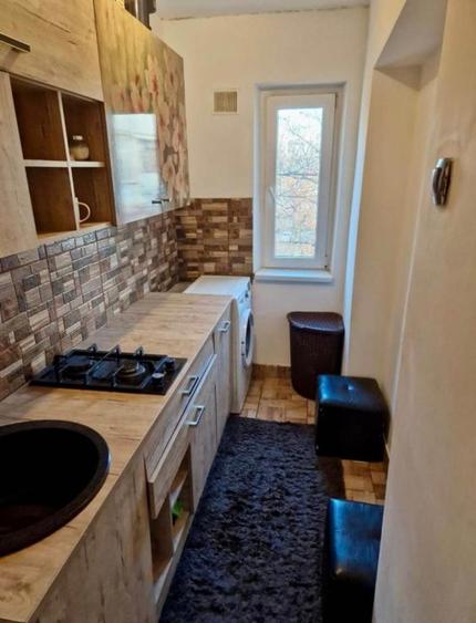 Apartament cu 2 camere, zona Podu Ros - 1