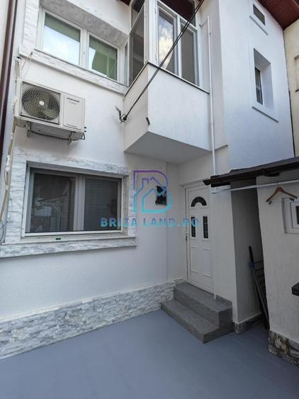 1 Mai, Domenii, casa 2 corpuri, total 4 camere, 3 bai, 2 bucatarii, teren 118mp - 1