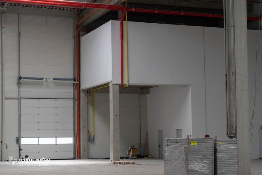 Hala clasa A, acces facil TIR - 18