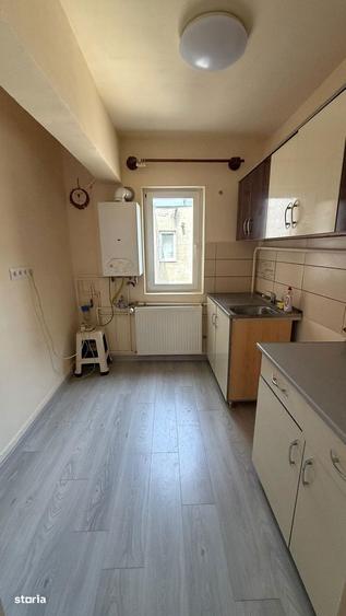 Apartament cu 3 camere decomandate, complet renovat,ultracentral Carei - 15