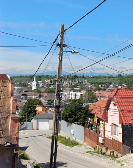 Casa de vanzare, cu 3 camere, 85 mp, 151 mp teren, zona cent