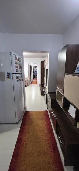 Apartament 3 camere confort 1 semidecomandat in zona Micro 3 Buzau - 2