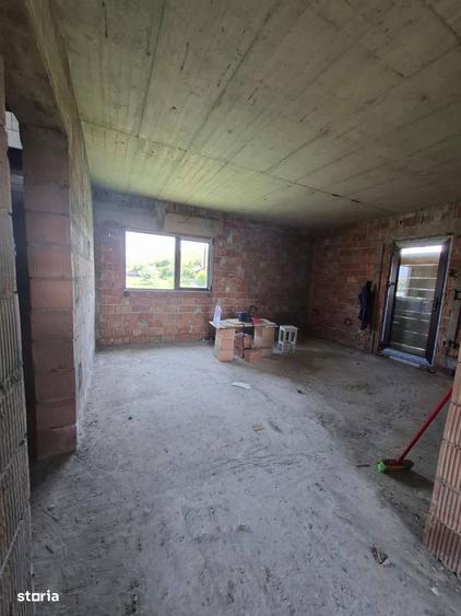 De vanzare Vila la rosu din caramida in apropiere de Roman,79.900 euro - 1