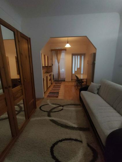 De inchiriat locuinta la curte zona centrala - 4