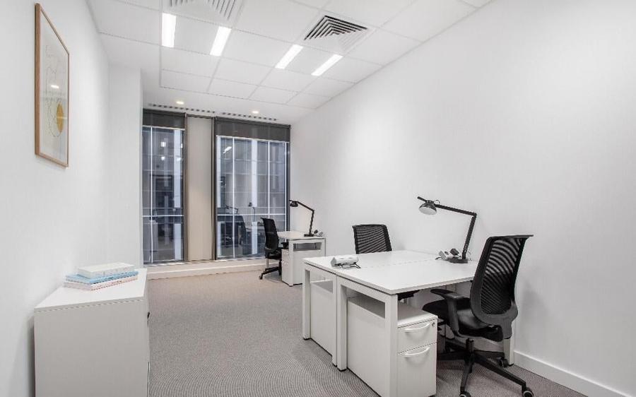 Spa?iu de birou frumos proiectat pentru 5 persoane in Spaces Expo - 2