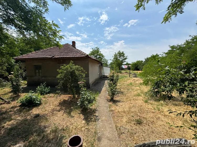 casa de vanzare plus teren 2000 mp - 1