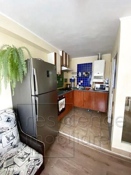 Apartament cu 3 camere decomandat în Zorilor