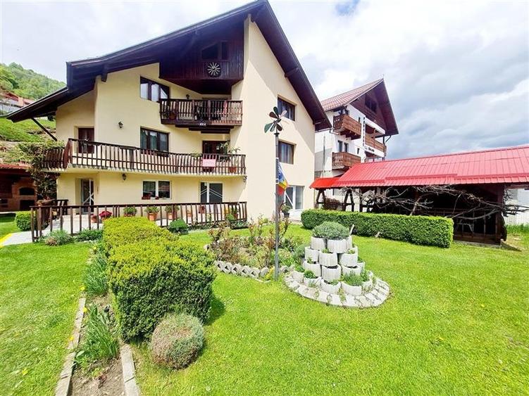 FILM! Pensiune in decor de poveste, loc de istorie si legenda, Moieciu de Jos, B - 54