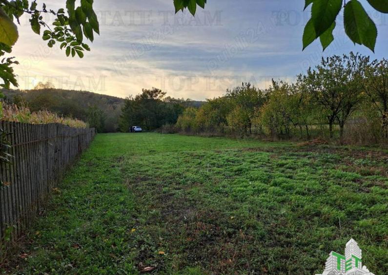 Teren de 1815 mp, în Măneciu