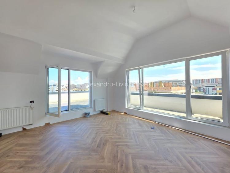 Apartament cu trei camere tip penthouse, zona Tractorul