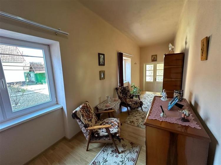 Casa Solida, pentru Familie extinsa,  cu Gradina si Teren, Doclin - 22