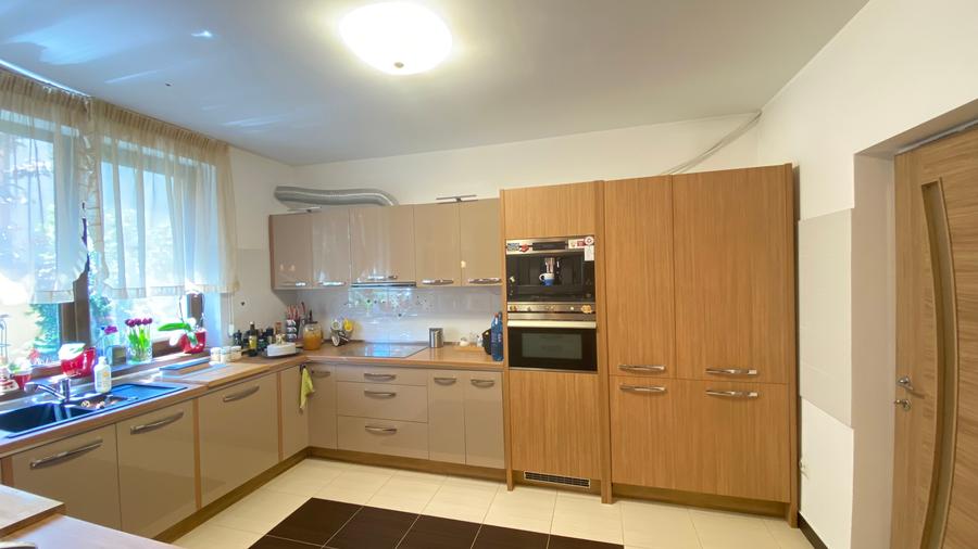 Se vinde URGENT Vila 6 camere Otopeni zona 23 August - 23