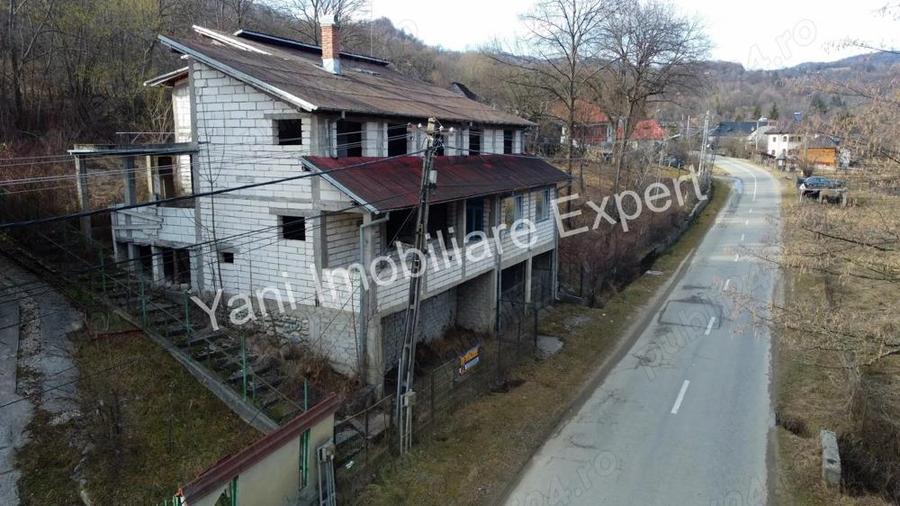 Cladire, pretabila infiin?are pensiune, de vanzare in comuna Bradule?, sat Bradetu, jude? Arge?. - 1
