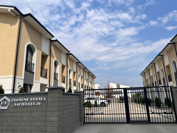 Casă cu 4 camere în Central