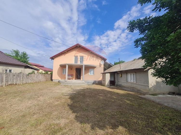 Casa cu 5 camere de vanzare (P+M) in comuna Bolotesti - 12