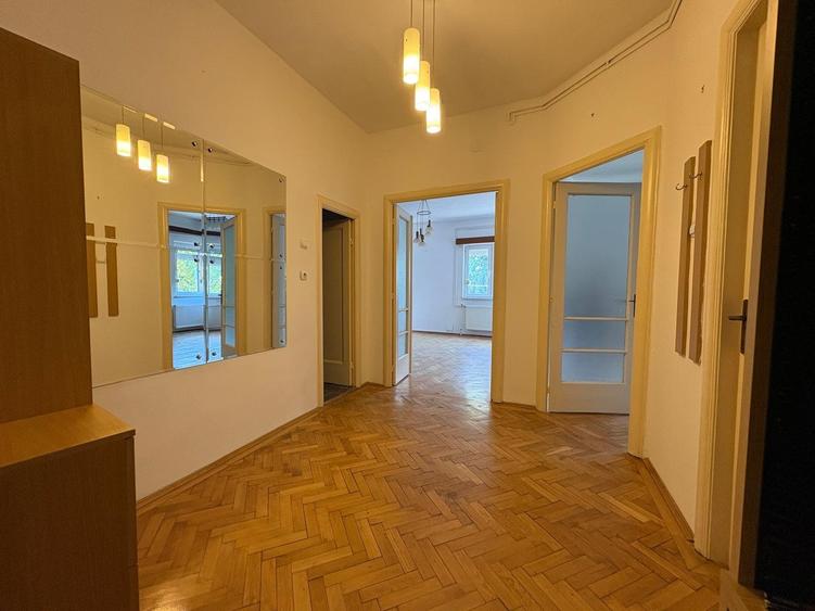 Unirii Sfanta Vineri Tribunal 3 camere dec. Singur pe nivel, centrală de ap. - 1