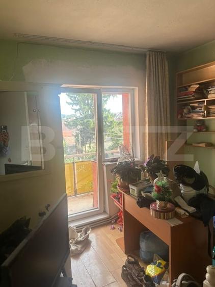 Apartament 4 camere decomandate, 2 bai, 2 balcoane, 80 mp, etaj intermediar - 4