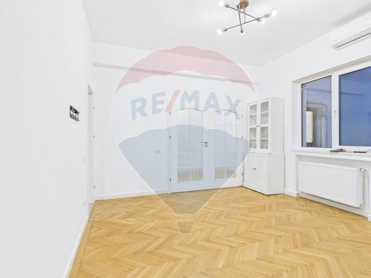 Apartament cu 3 camere de închiriat în zona Universitate - 9