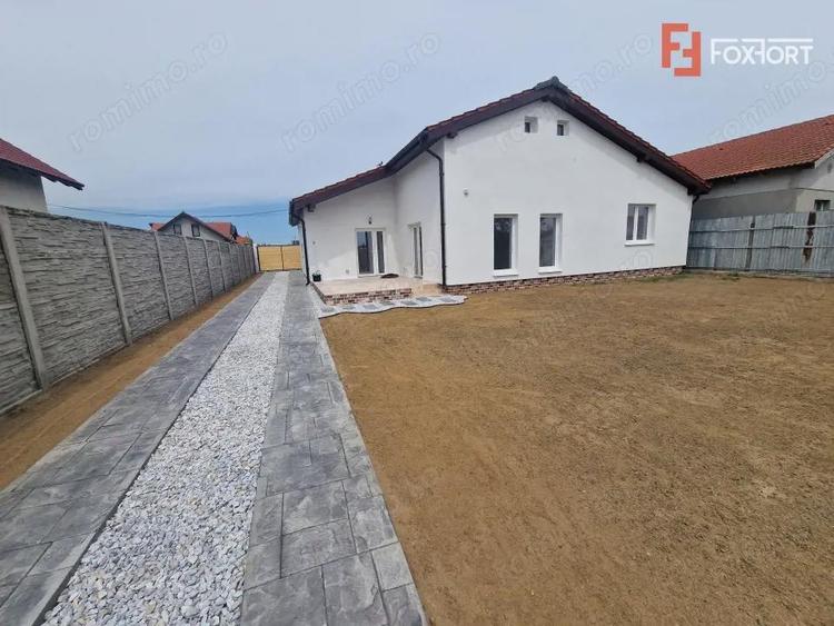 Casa individuala de vanzare cu 3 camere si teren de 710 mp - Izvin - 7