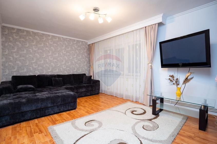 Închiriere apartament 4 camere, parter — Popa Șapca, Pitești - 1