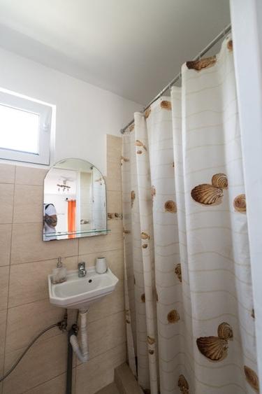 Exclusiv! Pensiune 6 camere - Vama Veche - Centru - 239.000 euro  (Cod E8) - 42