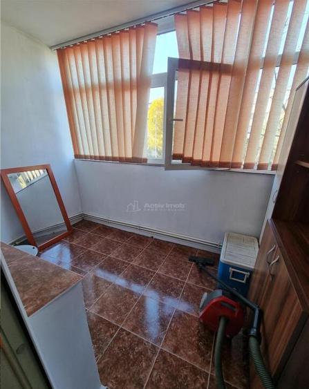 Apartament 4 camere et 1 str Bucuresti zona 700 - 12