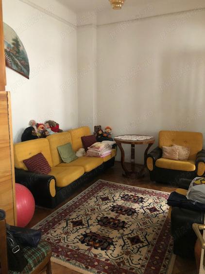 Casa in centrul orasului Ramnicu Sarat - 1