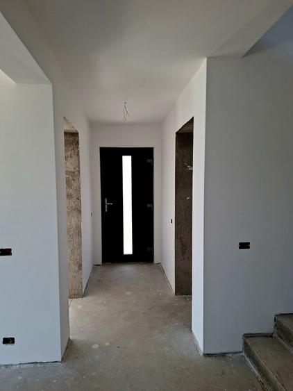 Casă / vilă Mărăcineni / Argeș , finisaje moderne ! - 26