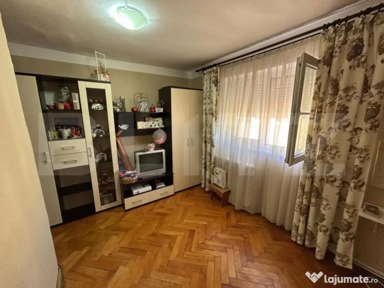 Apartament decomandat cu 3 camere,2 bai, 70 mp, zona Cetate - 3