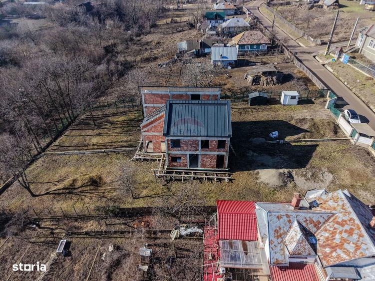 Casa la rosu cu autorizatie valabila in Hemeius - Fantanele - 7