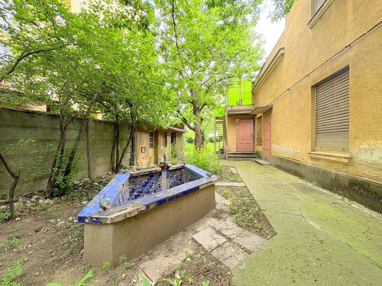 Casa individuala de vanzare - langa Maternitatea Bega - 1